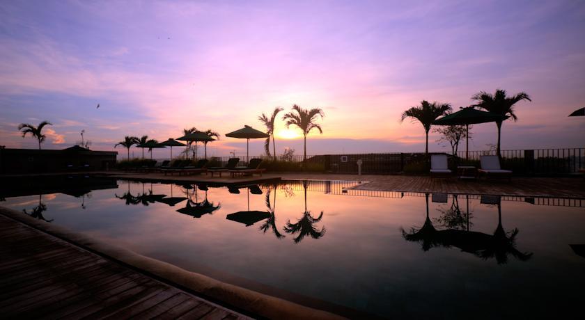 Отель Cross Paasha Bali Seminyak Экстерьер фото