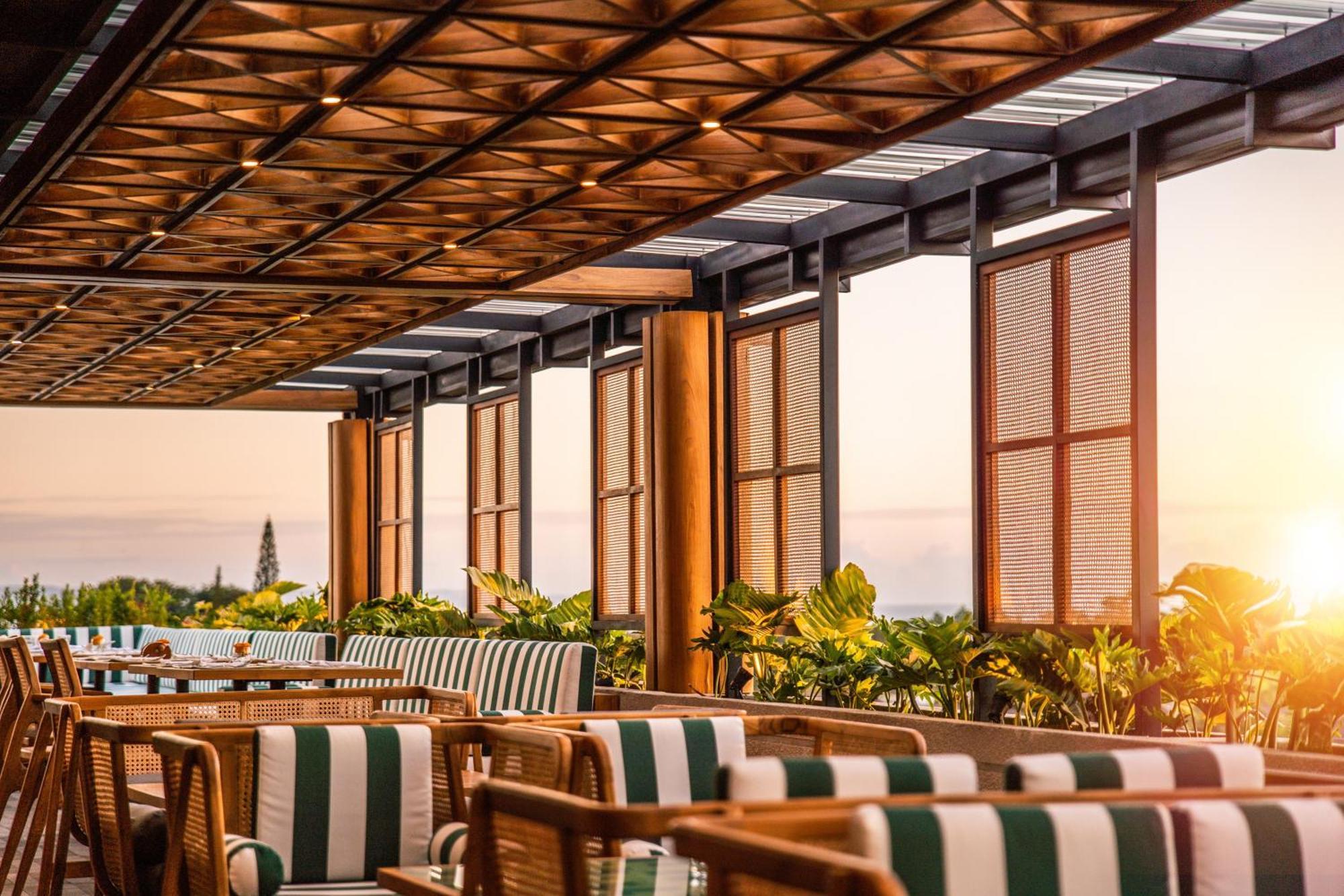 Отель Cross Paasha Bali Seminyak Экстерьер фото