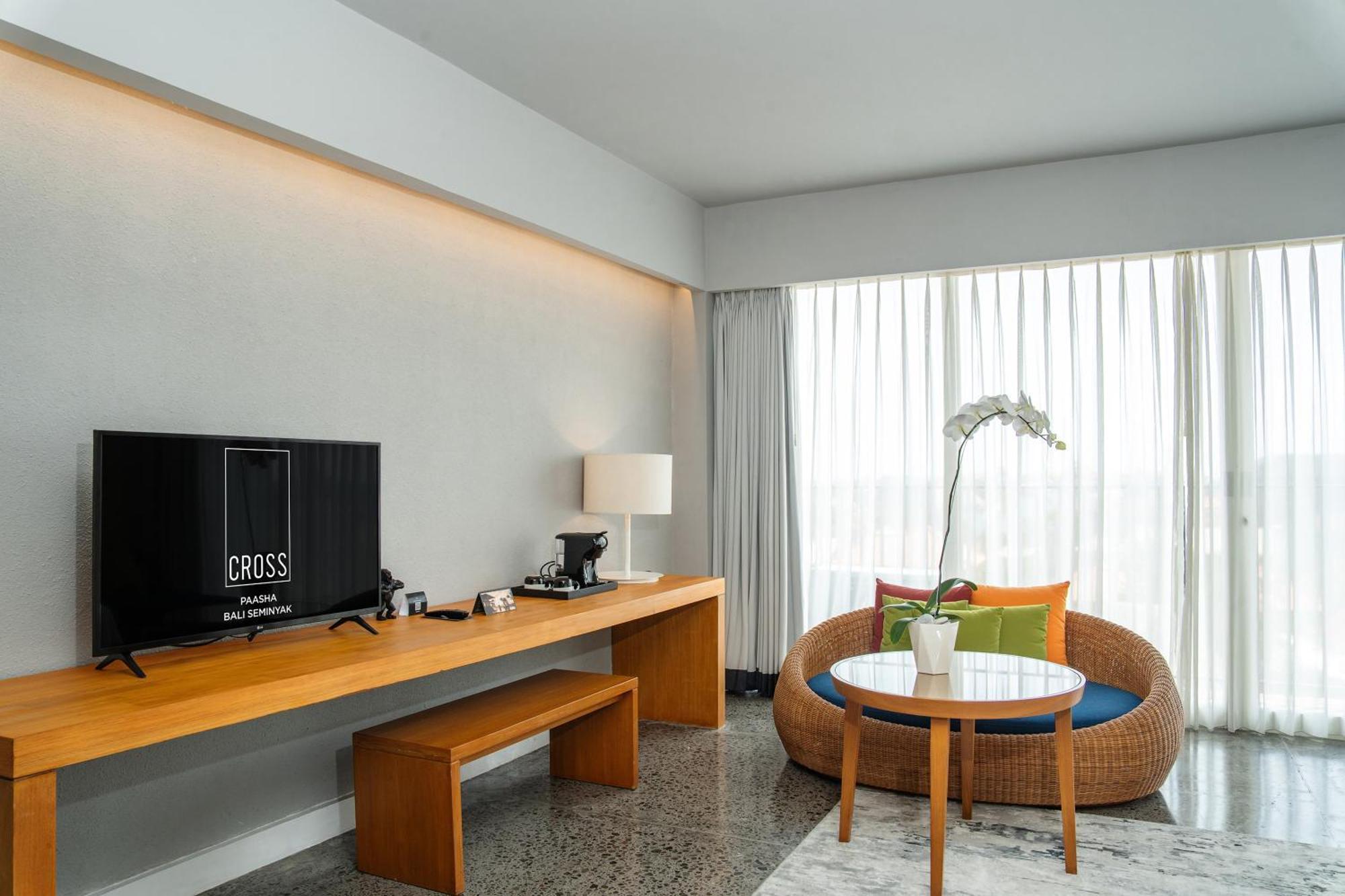 Отель Cross Paasha Bali Seminyak Экстерьер фото