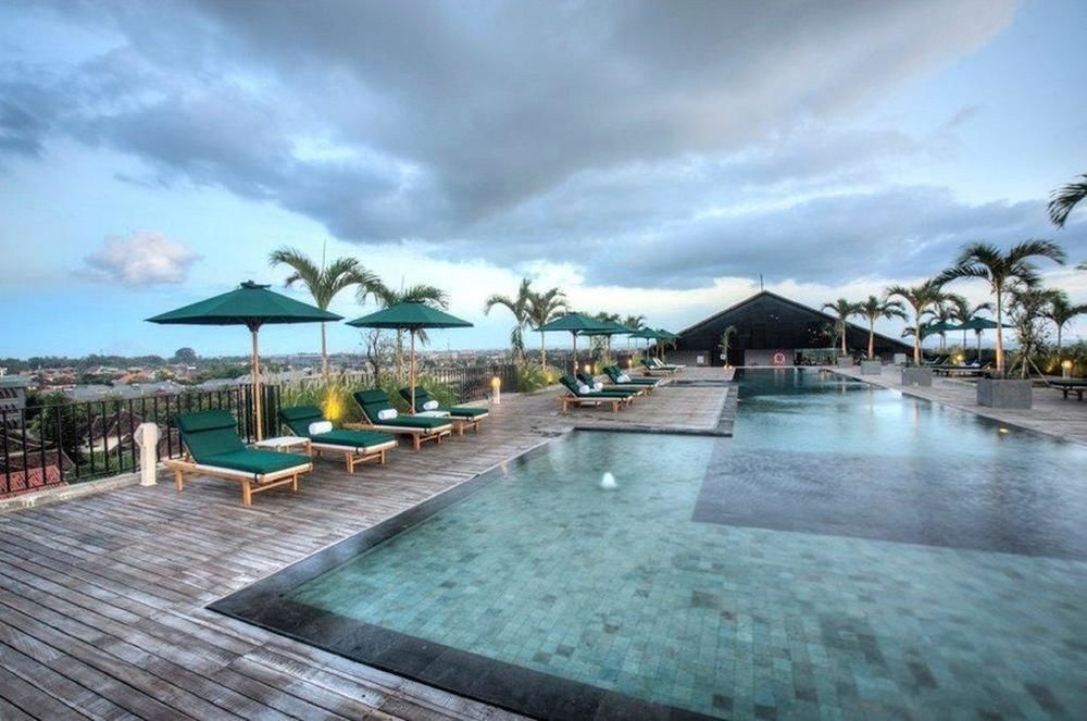 Отель Cross Paasha Bali Seminyak Экстерьер фото