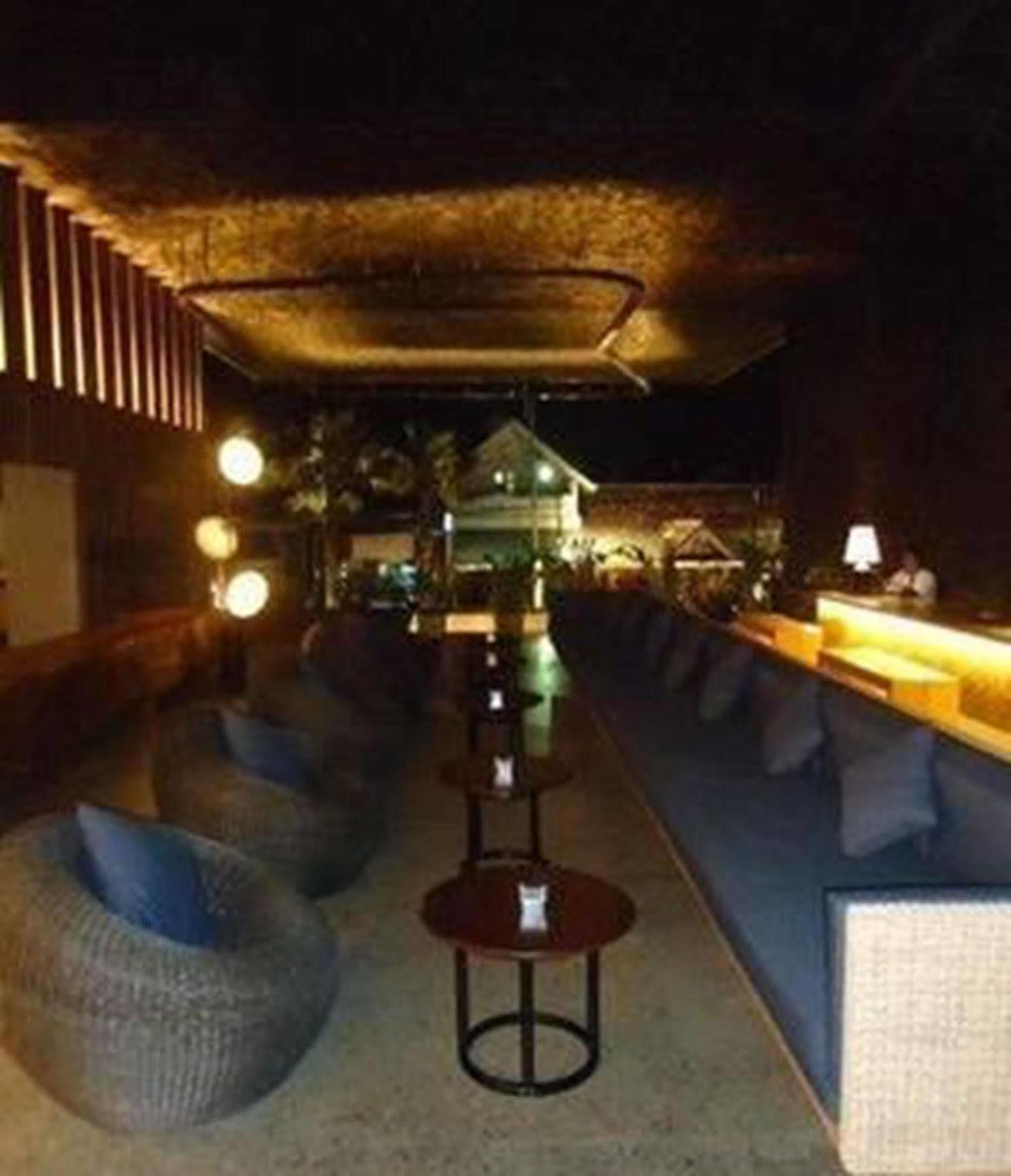 Отель Cross Paasha Bali Seminyak Экстерьер фото