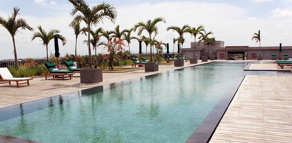 Отель Cross Paasha Bali Seminyak Экстерьер фото